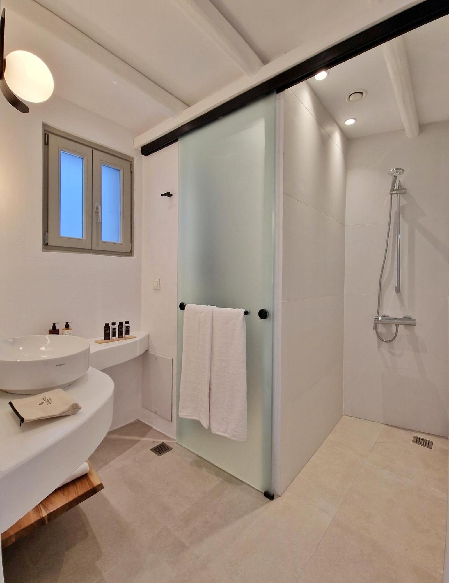 Agada Folegandros Suites & Villas Άνω Μεριά Εξωτερικό φωτογραφία